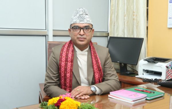 प्रतिनिधिसभाका नवनियुक्त सचिव अधिकारीले गरे पदभार ग्रहण